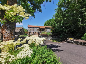 Le clos des pierres rouges